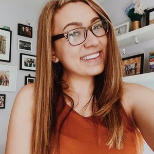 Meet your Posher, Ashley